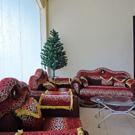 Oyo Life 511 Grace Residence Сурабая Екстериор снимка