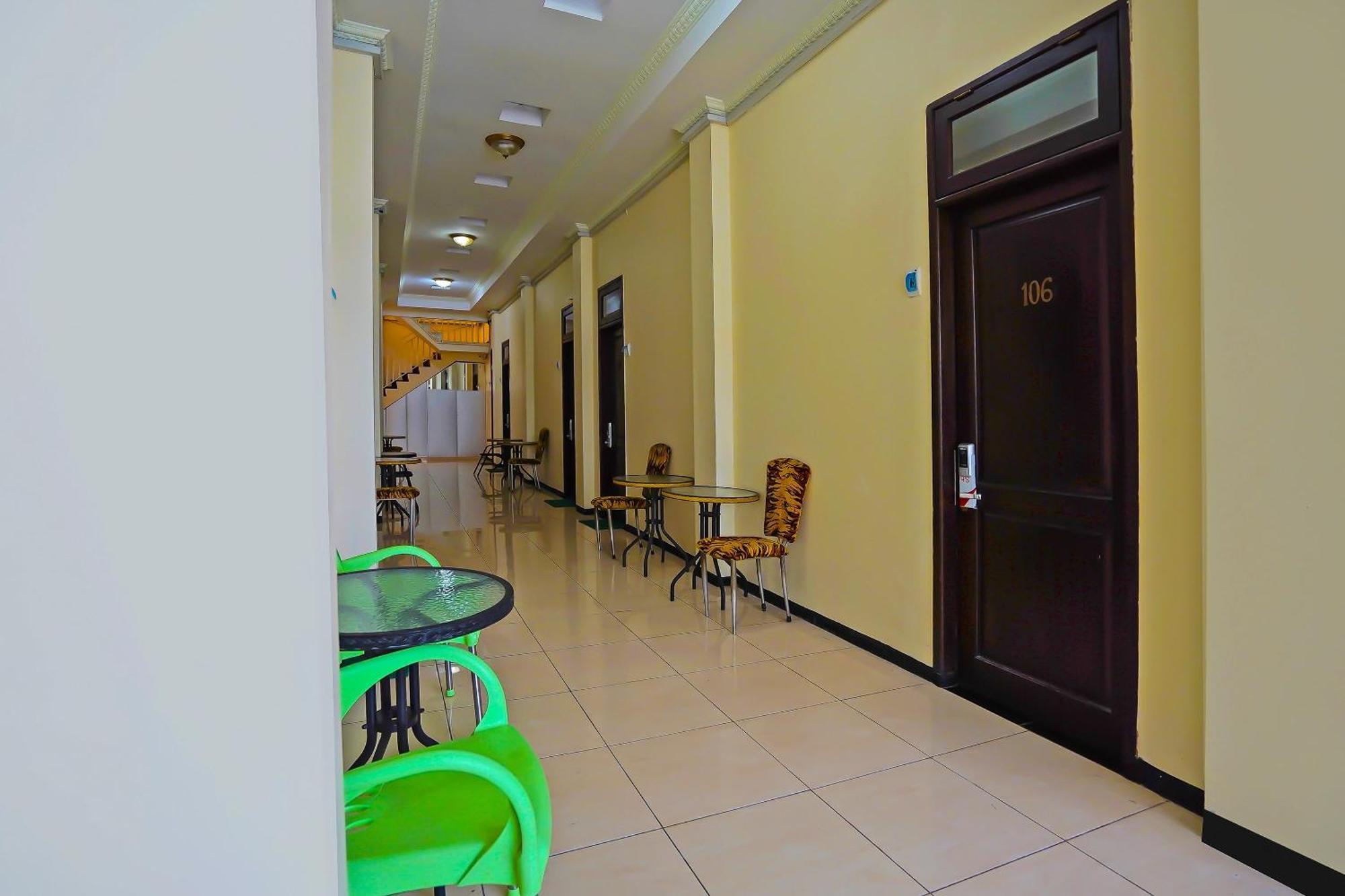Oyo Life 511 Grace Residence Сурабая Екстериор снимка
