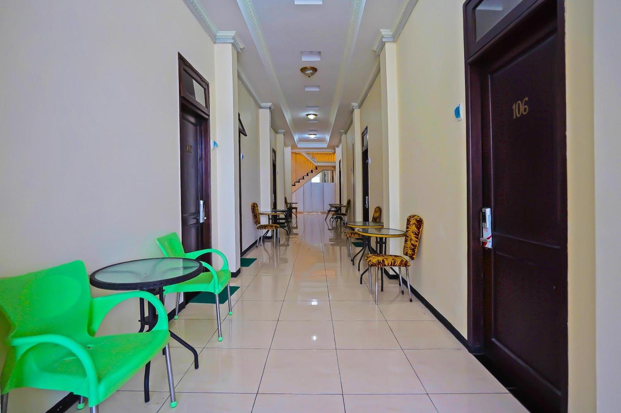 Oyo Life 511 Grace Residence Сурабая Екстериор снимка