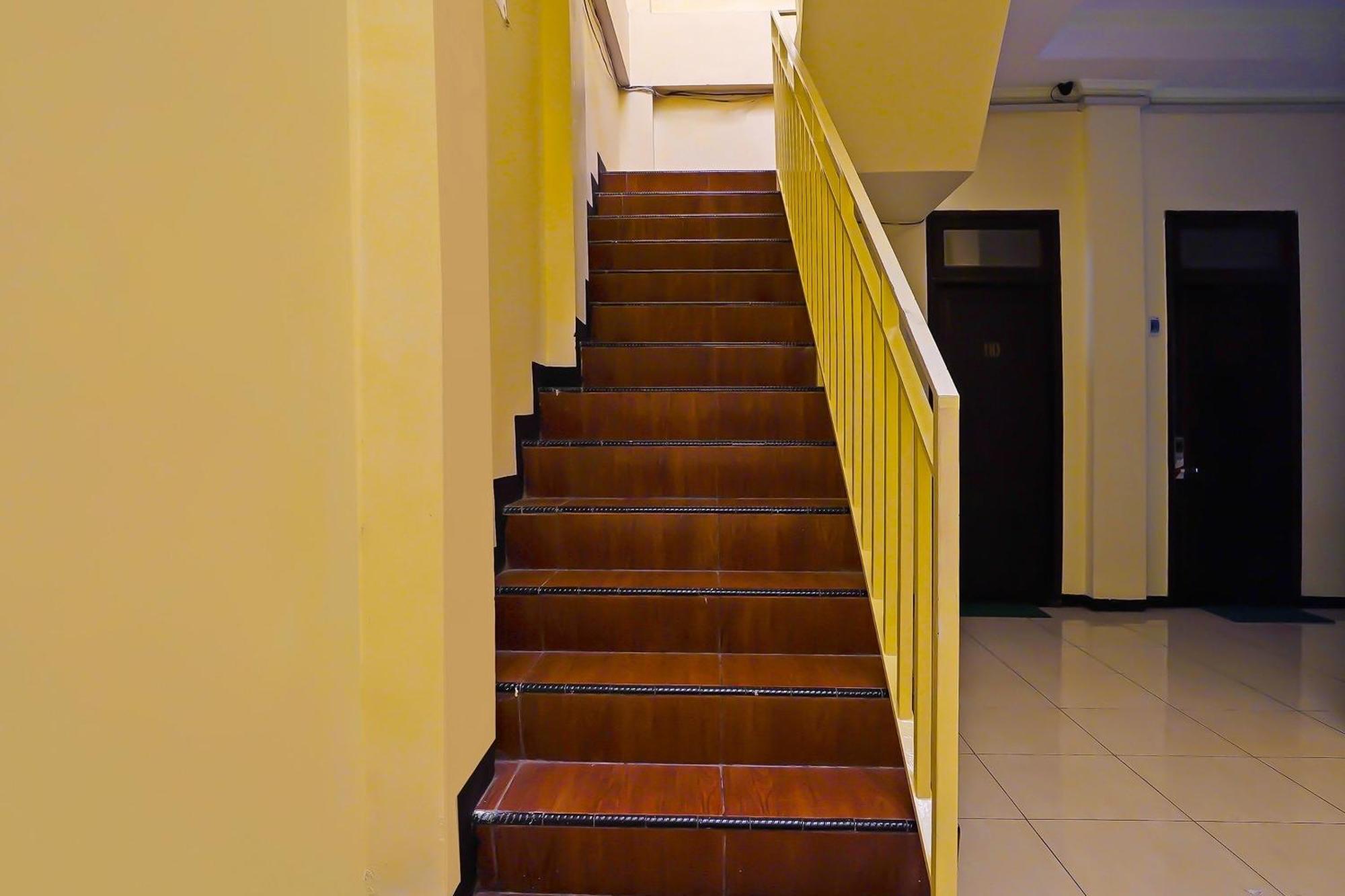 Oyo Life 511 Grace Residence Сурабая Екстериор снимка