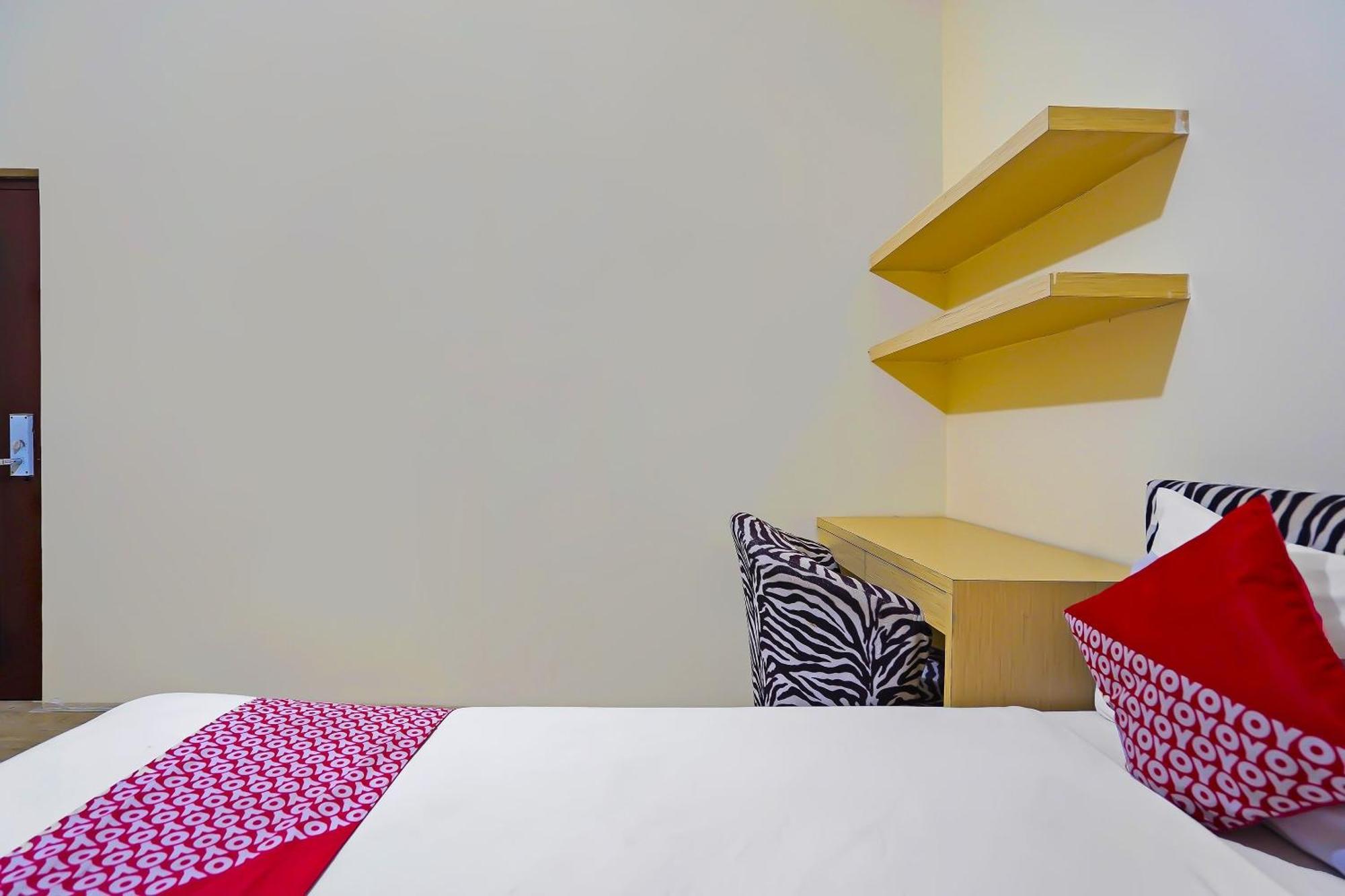 Oyo Life 511 Grace Residence Сурабая Екстериор снимка