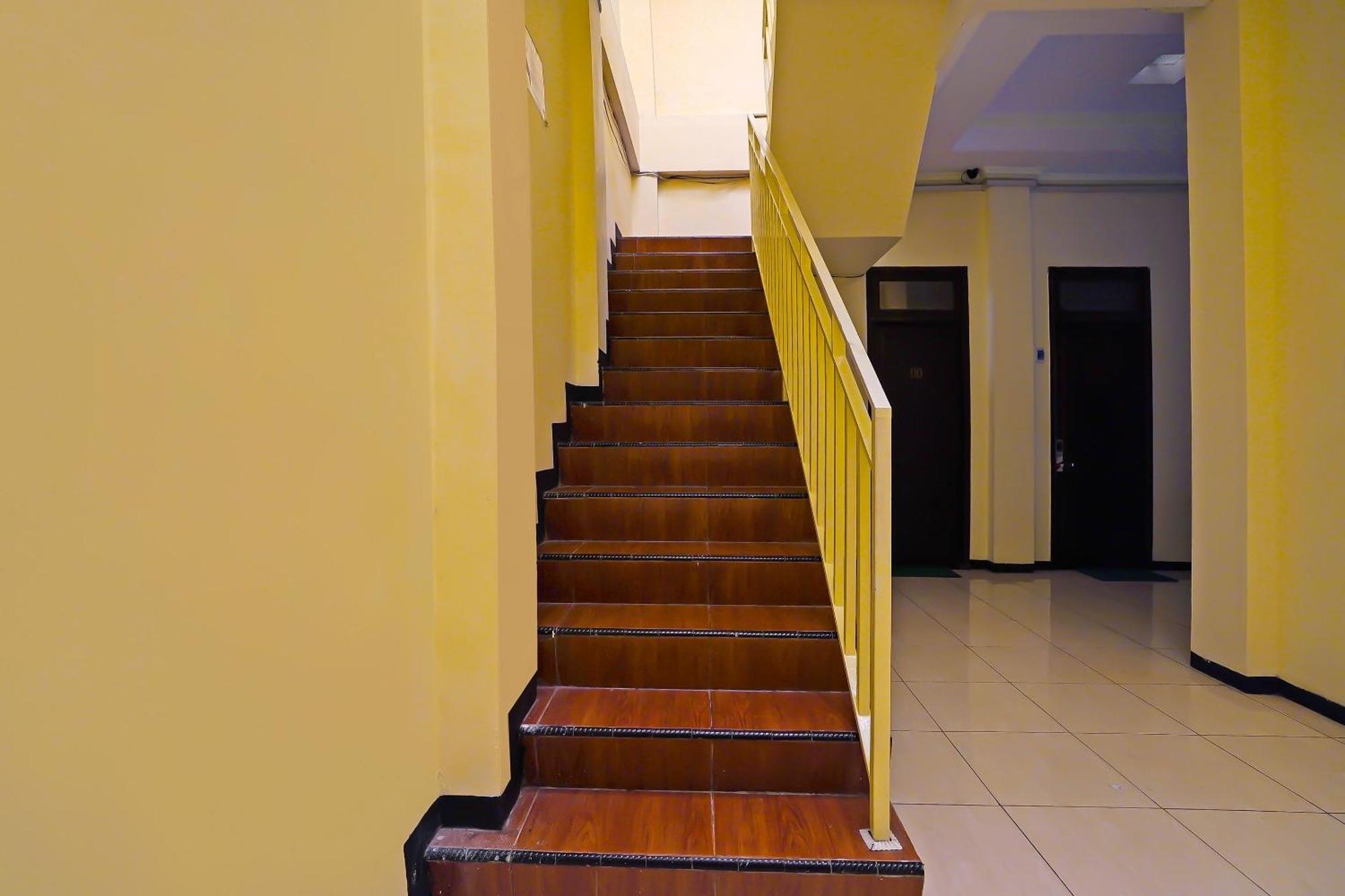 Oyo Life 511 Grace Residence Сурабая Екстериор снимка