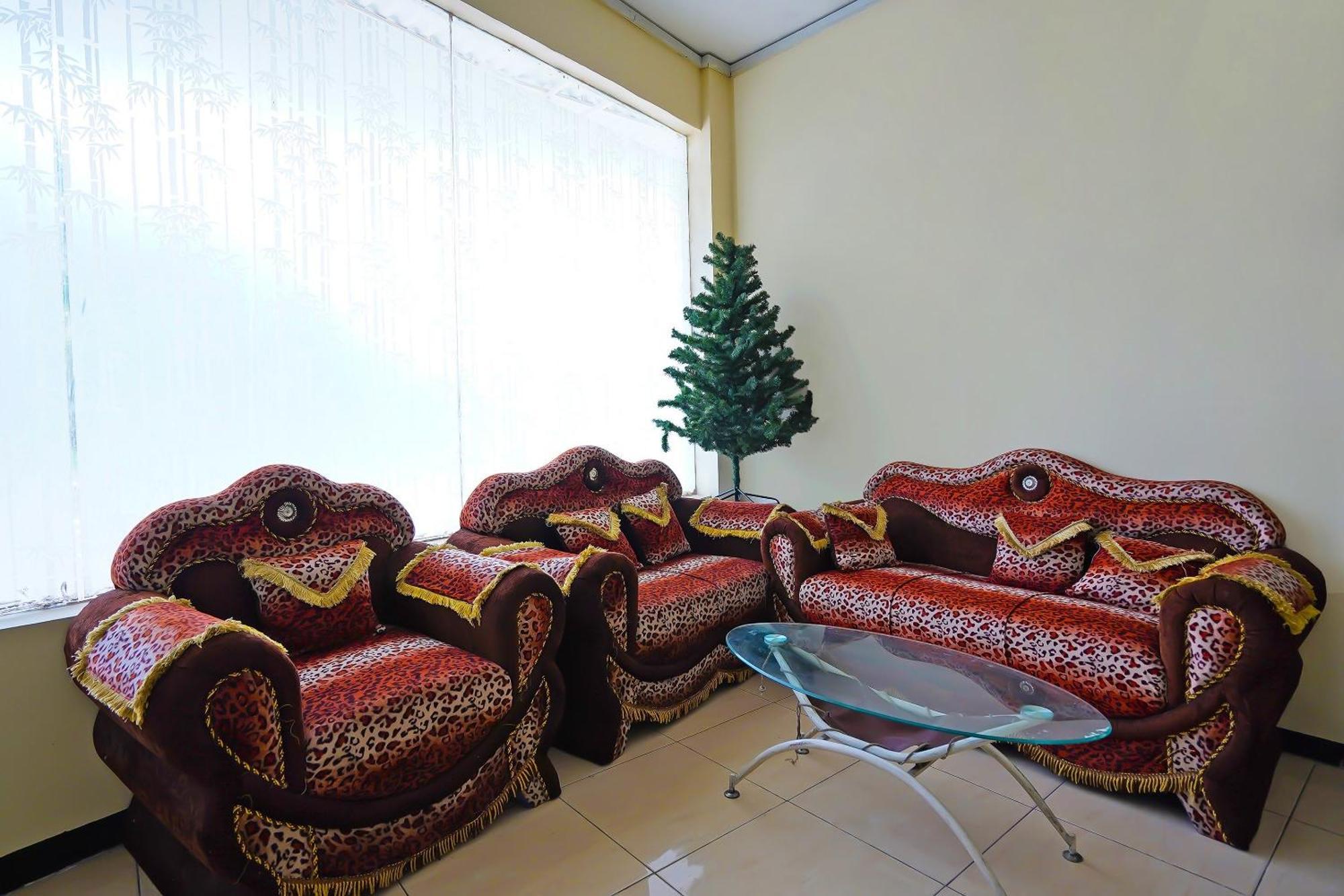 Oyo Life 511 Grace Residence Сурабая Екстериор снимка